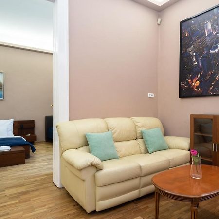 Kiraly Central Apartment With Free Parking And Ac Budapeste Exterior foto