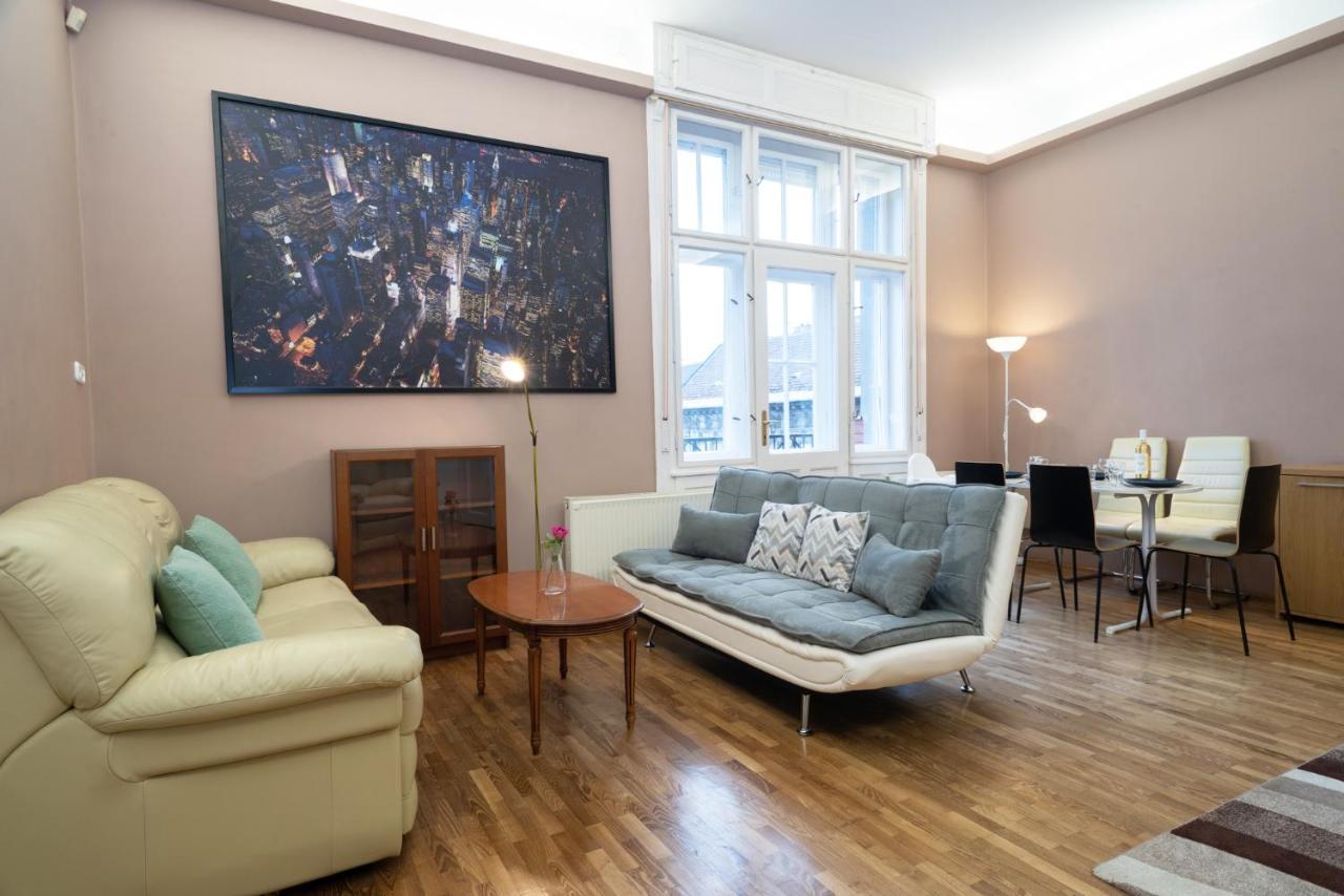 Kiraly Central Apartment With Free Parking And Ac Budapeste Exterior foto