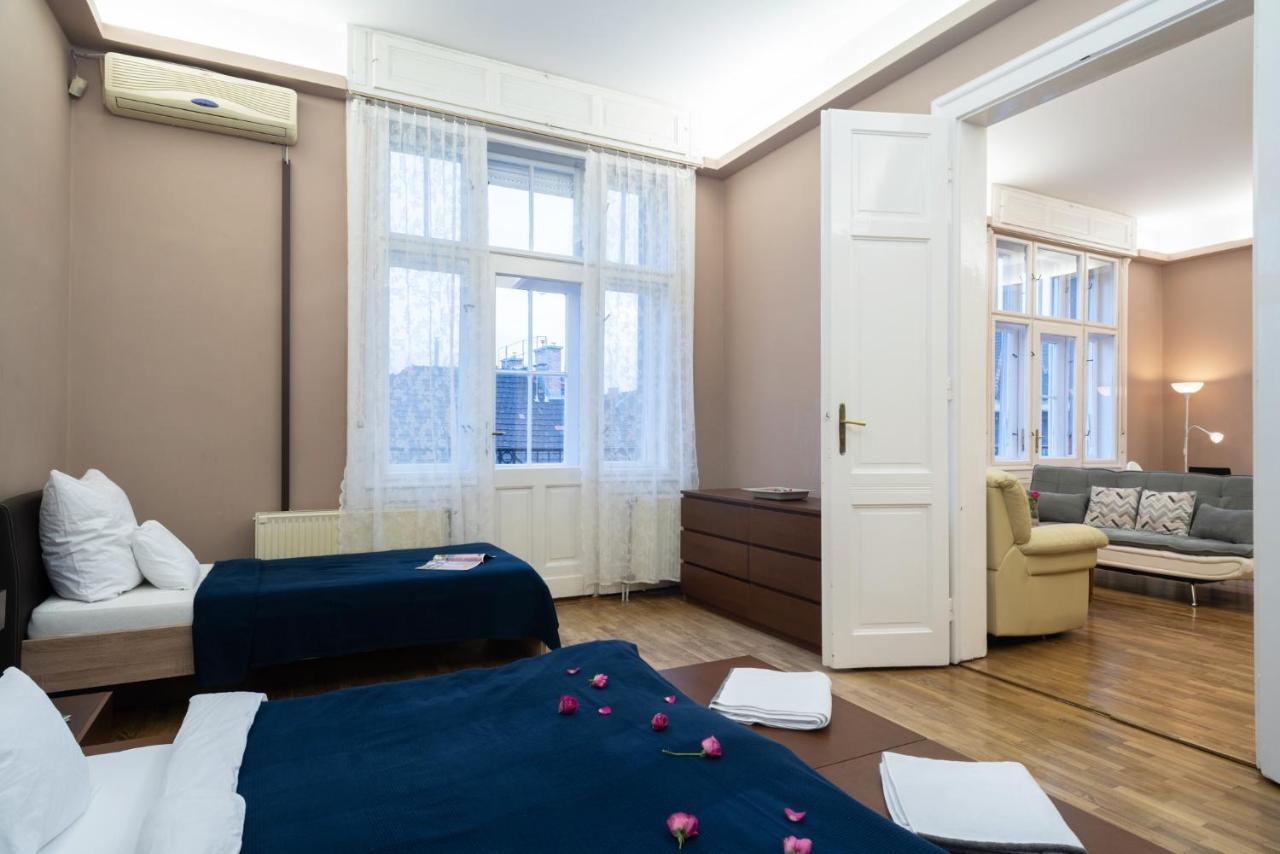 Kiraly Central Apartment With Free Parking And Ac Budapeste Exterior foto